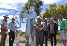 Sculpture honours Polish links